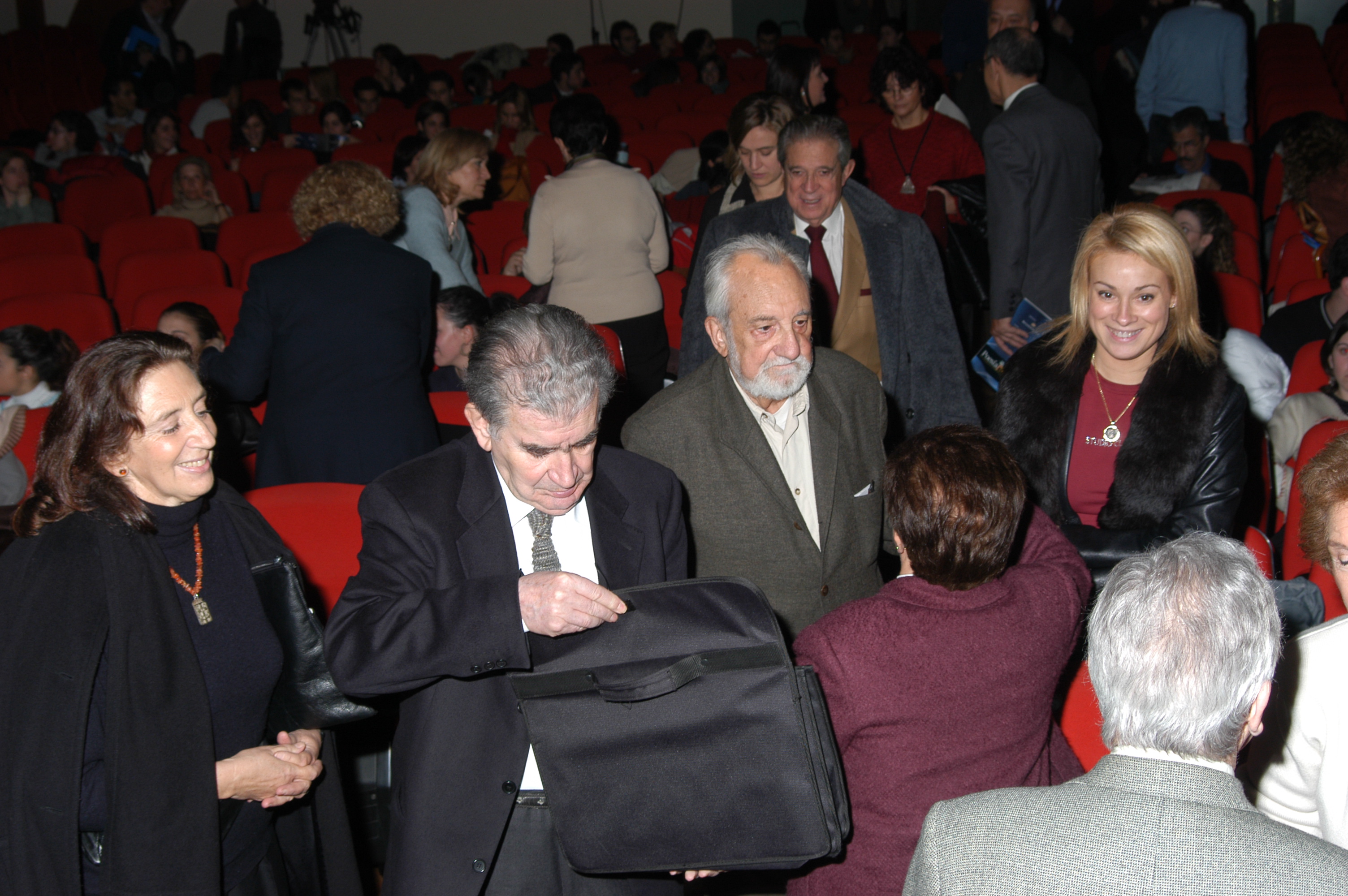 IV Congreso de la Lengua. Poesía Necesaria (2003)  Clara Janés, Antonio Gamoneda y Antonio Pereira